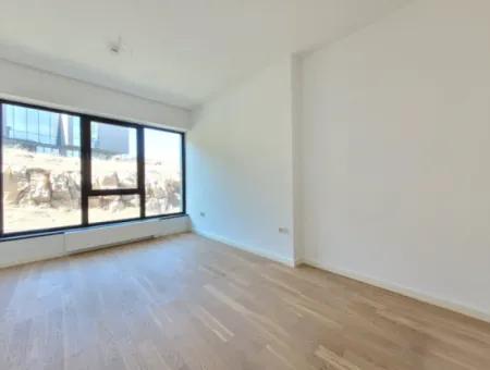Kiracısız İncek Loft Satılık  2+1 Bahçe Dubleks Şehir Manzaralı Daire