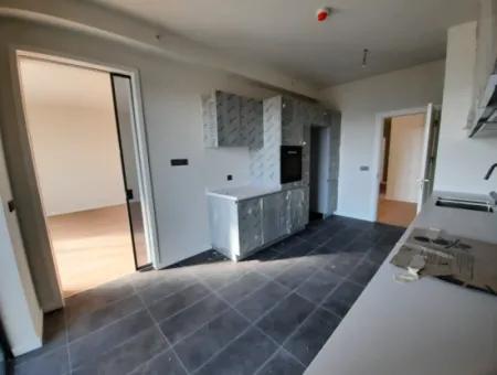 Vatandaşlığa Uygun Beytepe İncek Bulvar Loft Satılık 4+1 17.Kat Park Manzaralı Güney Cephe  Daire